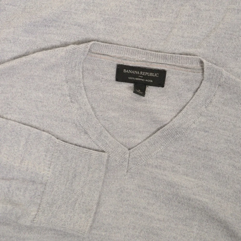 Banana Republic V-Neck Merino Wool Sweater Pullover Gray Preppy Men S EUC